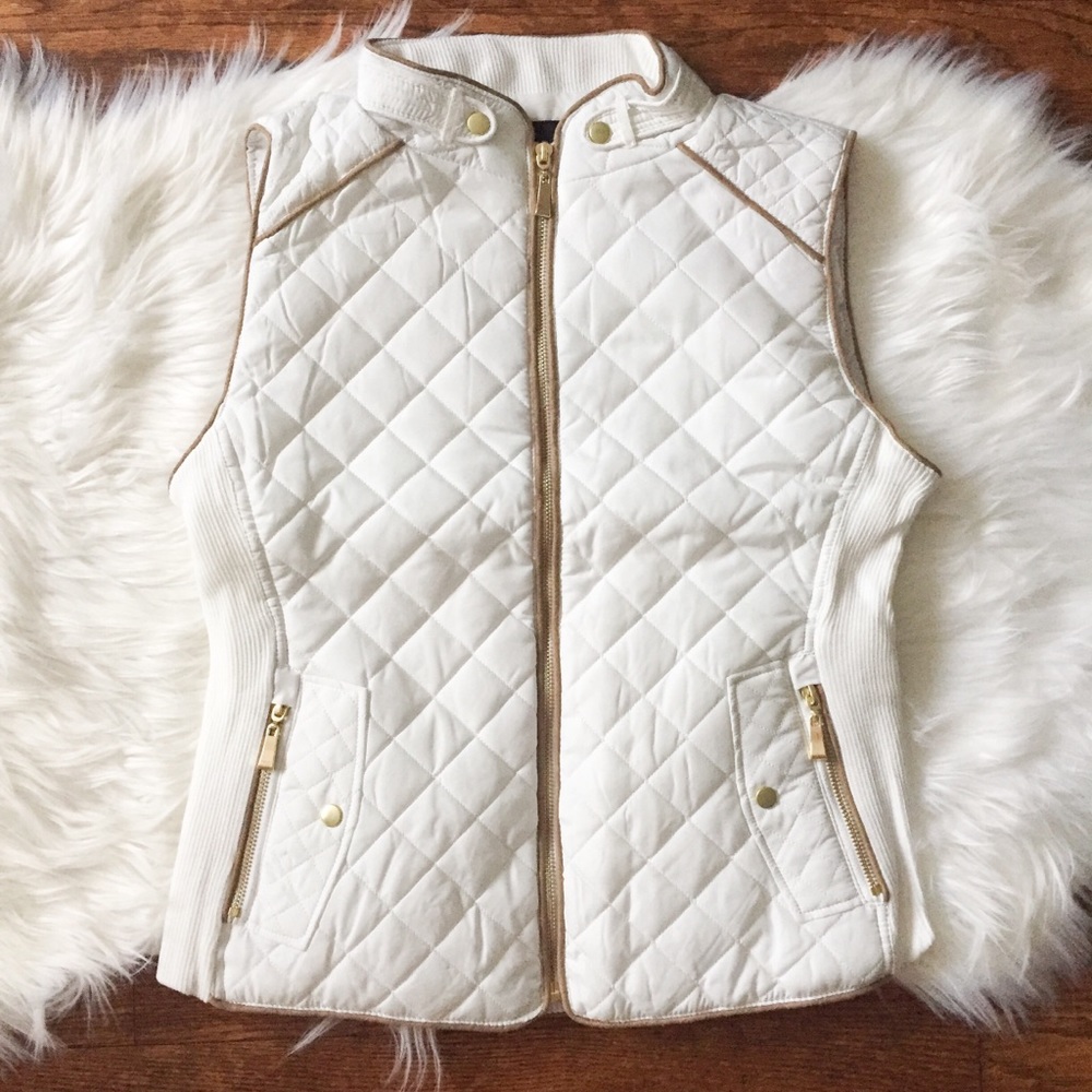 ❗️LAST❗️Cream Quilted Vest - Picture 2 of 5